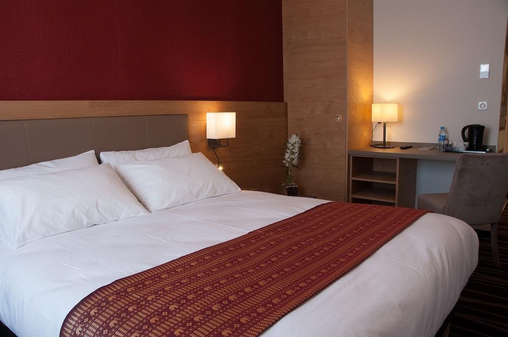 Le Brit Zenith Hotel 4*
