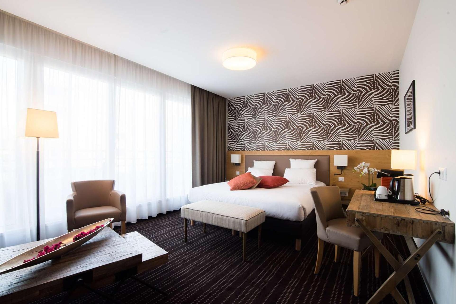 Le Brit Zenith Hotel 4*